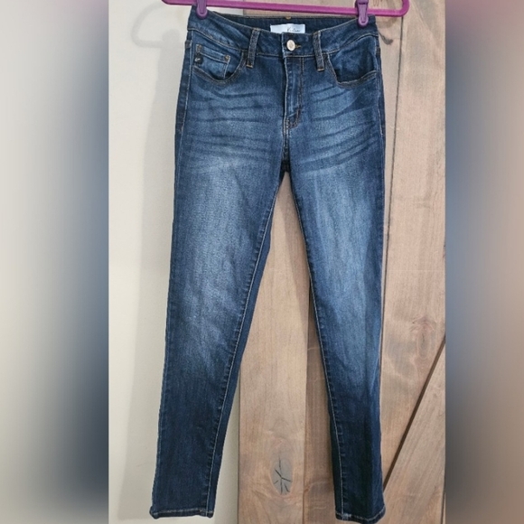 KANCAN Alani Mid Rise Super Skinny Jeans In Med/Dark Wash. Size 26 - Picture 12 of 12